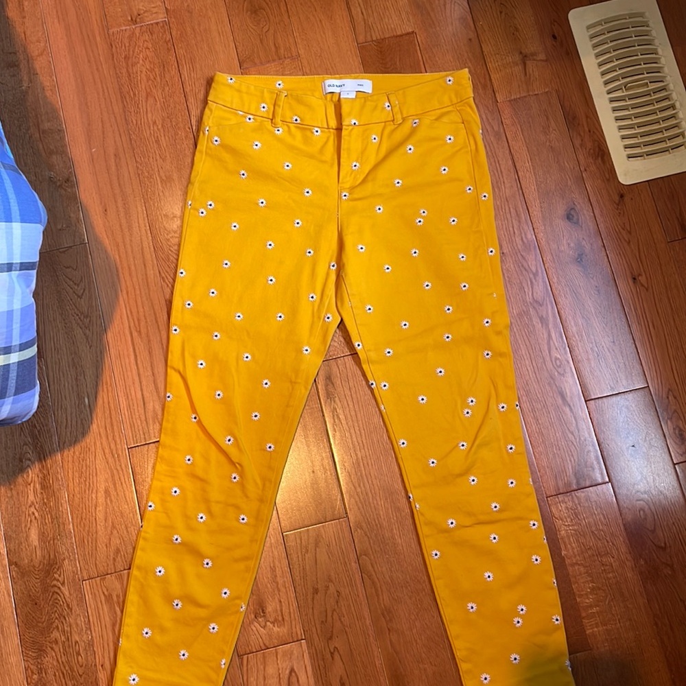 Old Navy Daisy Pixie Pants